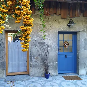 Arthur Et Germaine Maisonnette A La Campagne Avec Un Grand Jardin , Saint-Jeoire-Prieure France